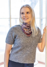 Lasessor Kylie silkkihuivi - viininpunainen - kuvioitu - neliöhuivi  - asusteet - naisten muoti - pukeutuminen - IHANA Store